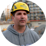 Hubert Hilpert Bauleiter von Eugen Wahner GmbH„Aufgrund der Aufbauhöhe von 54m konnte uns Scafom-rux mit dem System SUPER-RS aus  statischer Hinsicht ohne Komplikationen sofort helfen: deswegen diese Wahl!“
